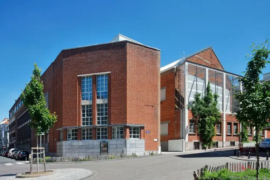 Façade du bâtiment principal du CPAS de Saint-Gilles